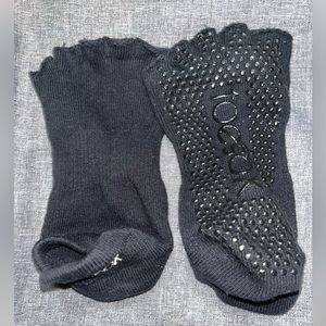 Toesox half toe grip socks